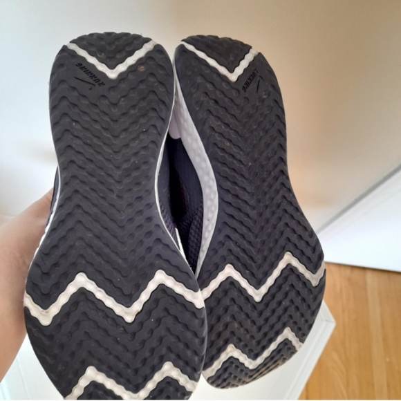 Nike Women's Navy and White Sneakers - Picture 5 of 6